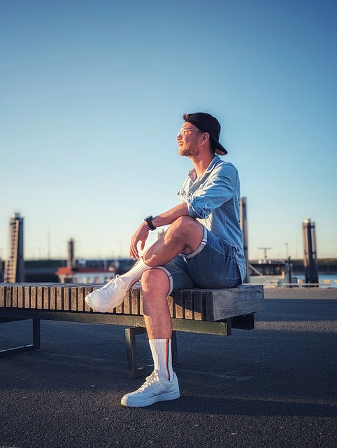 做出深入的 做出深入的